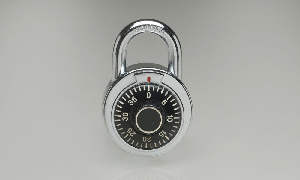 what is a combination lock