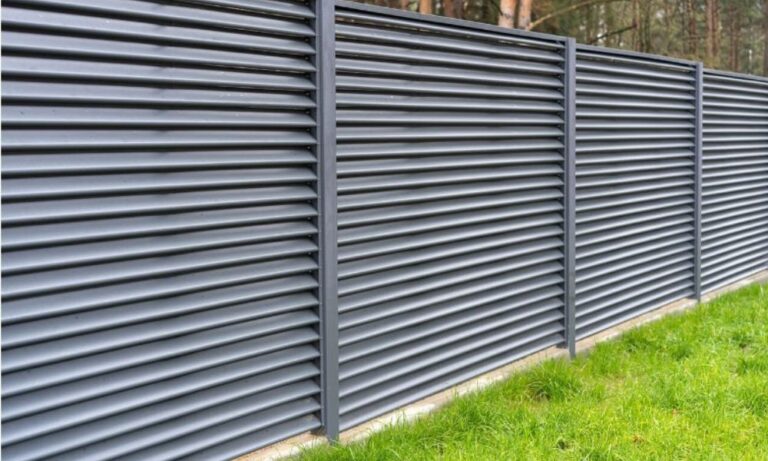 Read more about the article How Much Does An Aluminum Fence Cost