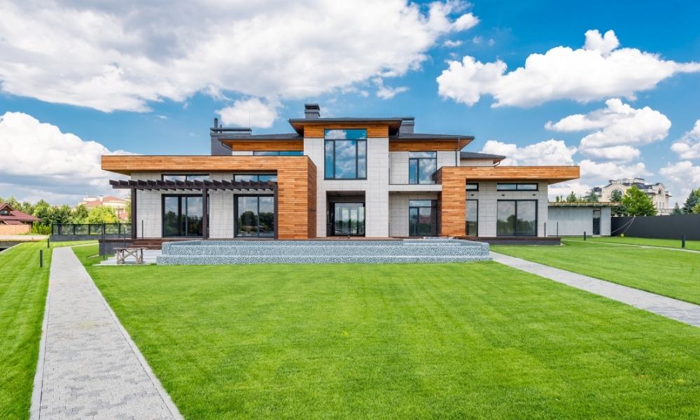 You are currently viewing How to Keep Your Homes Lawn Looking Great All Year Round